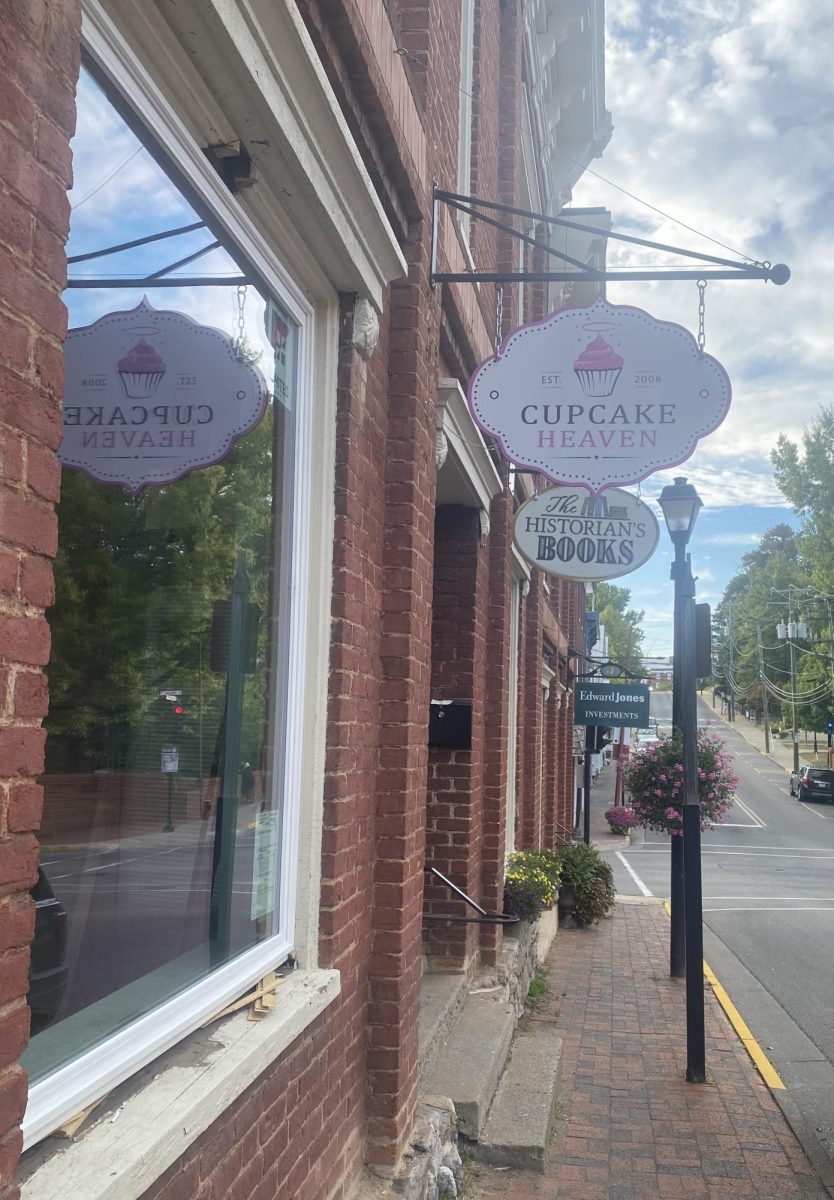 Sign of Cupcake Heaven in Downtown Lexington