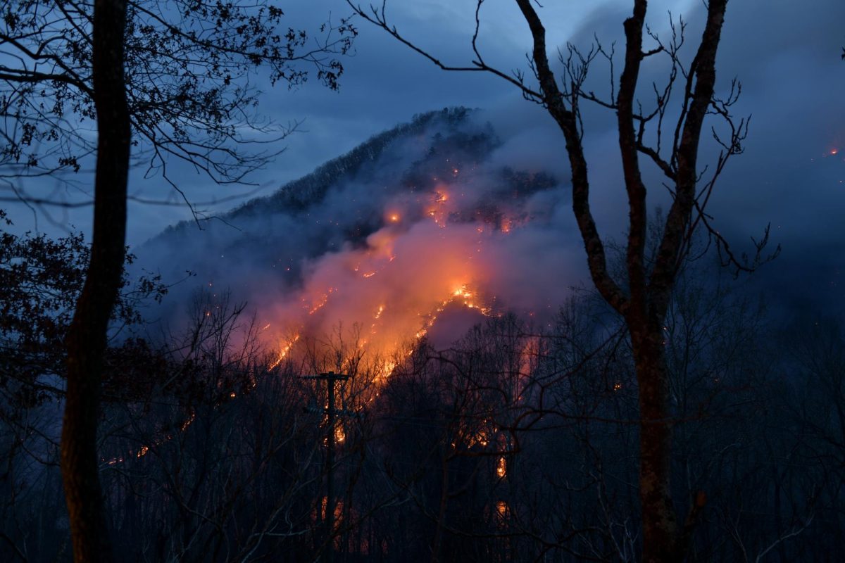Photo of Matts Creek fire near Glasgow, Virginia, courtesy of Kelly Nye Photography