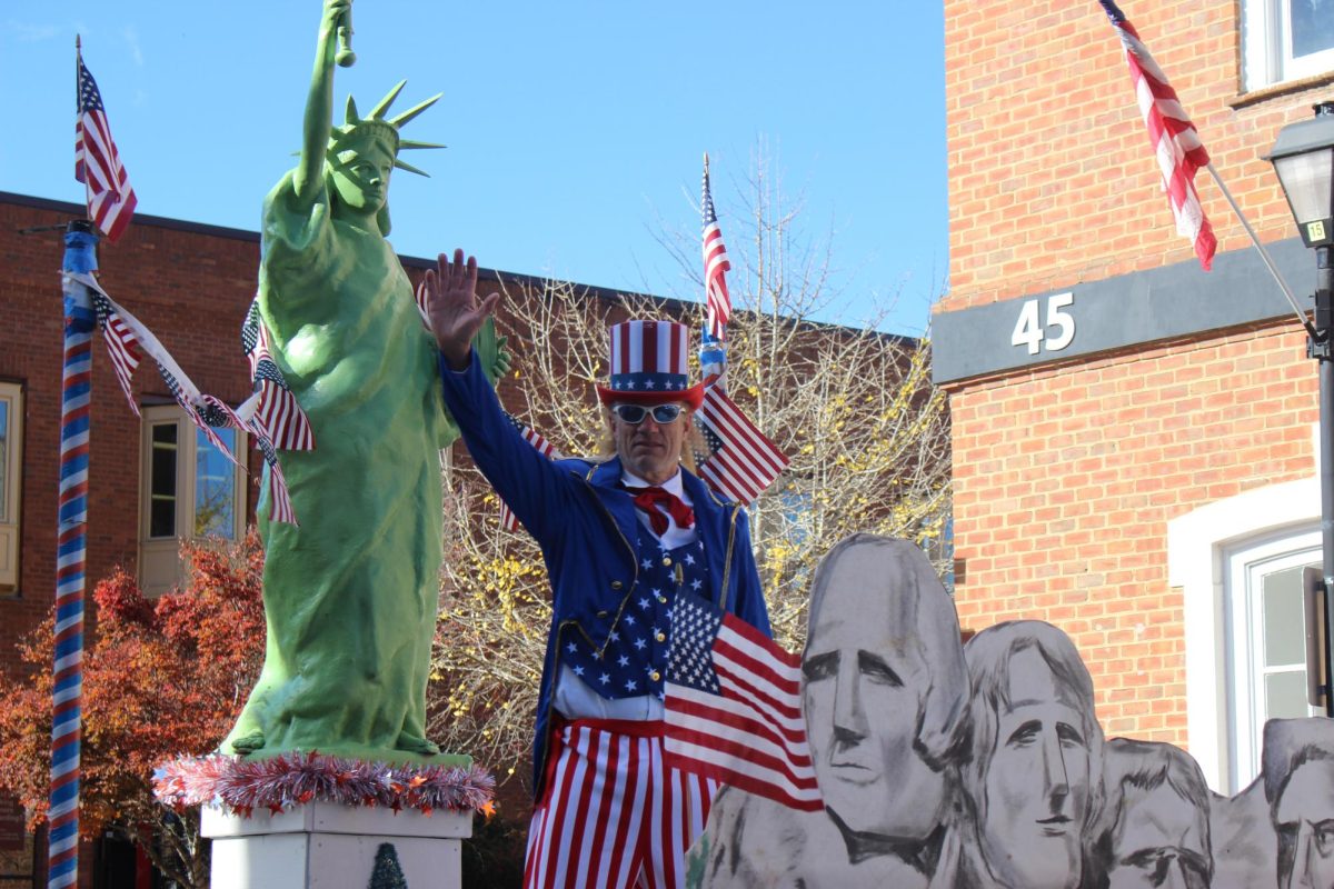 Uncle Sam waves to the crowd.