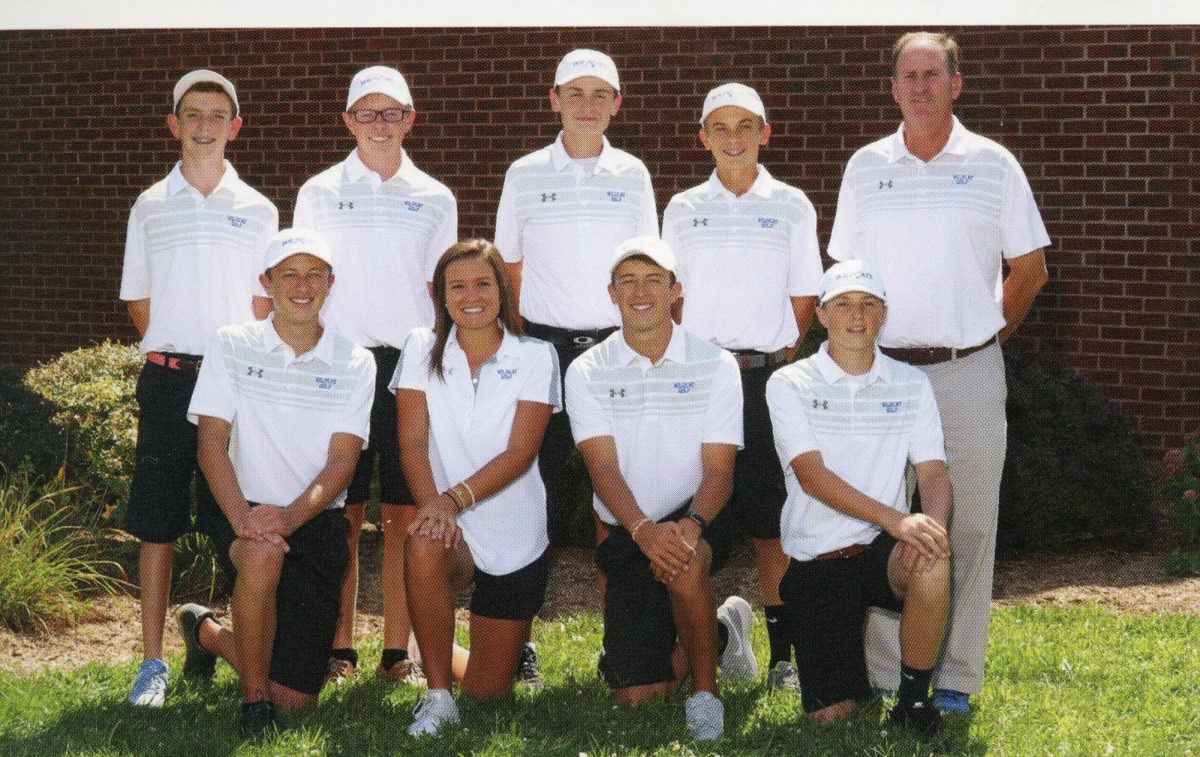 Picture of Miller with the golf team in 2018