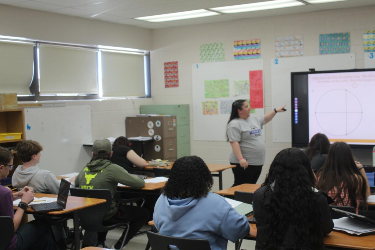 Carrie Dietz teaching her geometry class 