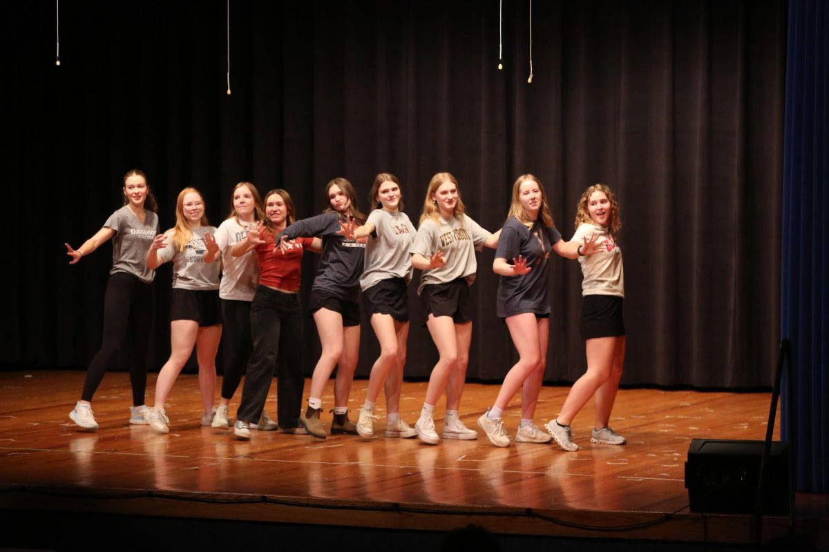 Senior girl group dances to a 2016 mashup 